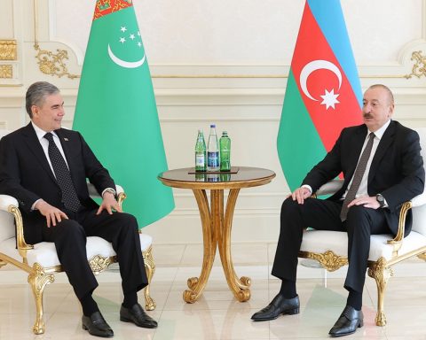 Встреча-Председателя-Халк-Маслахаты-Туркменистана-с-Президентом-Азербайджанской-Республики