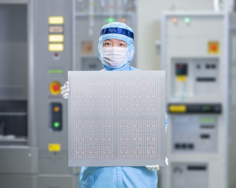 nikon-создала-собственную-систему-литографии-dsp-100-для-замены-круглых-«вафель»