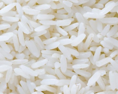 Белый-рис-и-другие-продукты,-которых-нужно-есть-меньше-при-высоком-уровне-сахара-в-крови