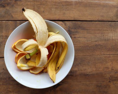 a-lot-of-fiber-and-not-only:-the-most-unexpected-beneficial-properties-of-a-banana-peel