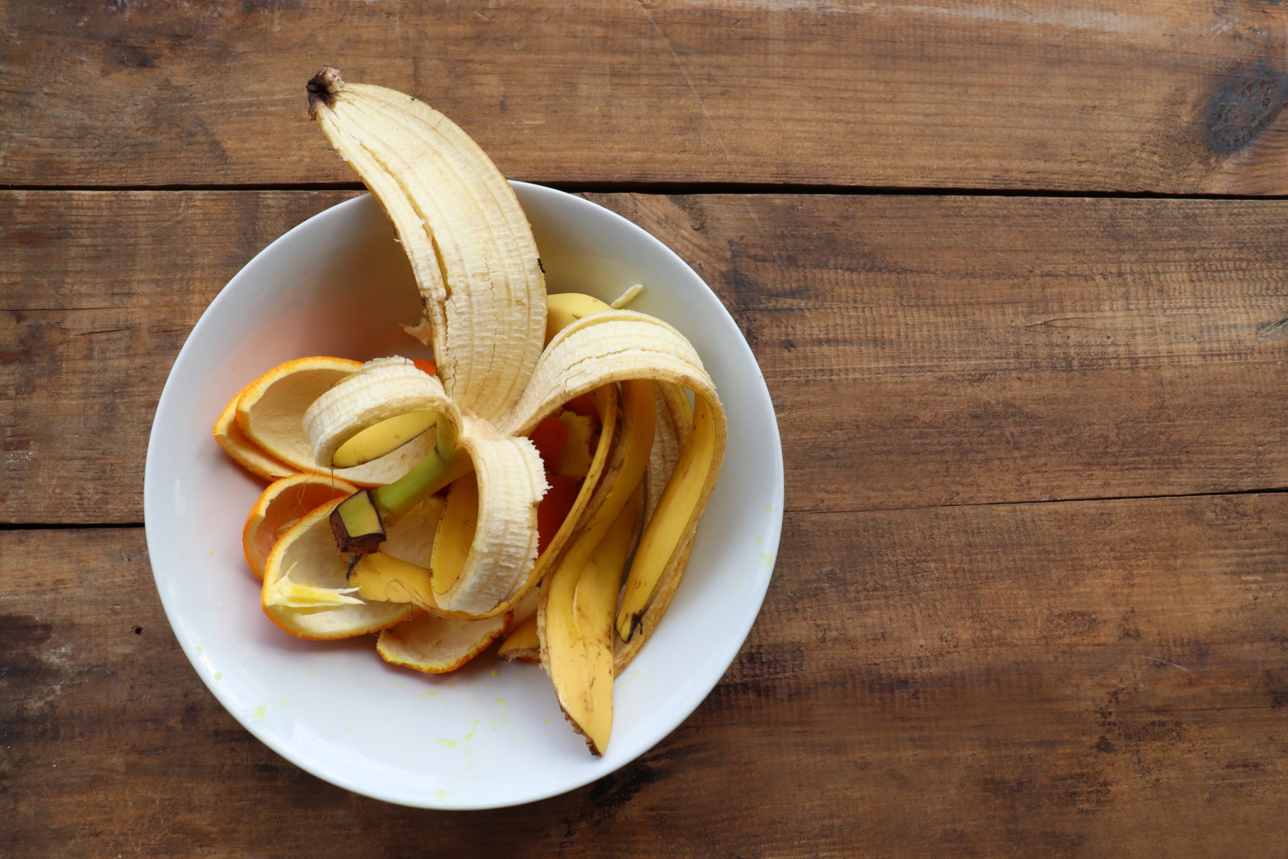 a-lot-of-fiber-and-not-only:-the-most-unexpected-beneficial-properties-of-a-banana-peel