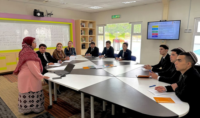 Туркменские-студенты-приняли-участие-в-образовательной-программе-в-Малайзии