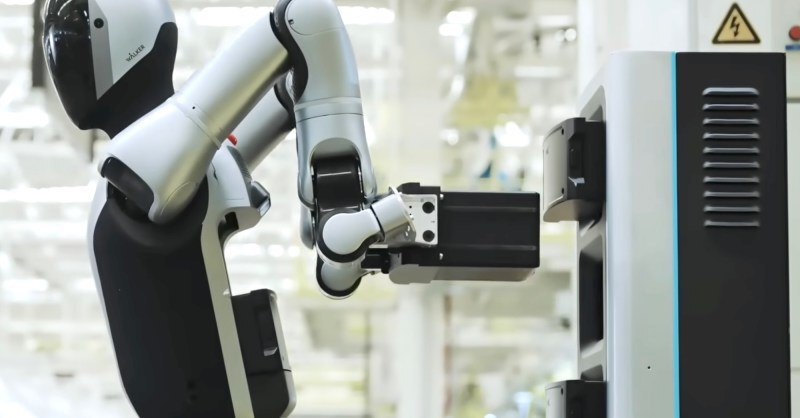 В-Китае-создали-робота,-что-сам-меняет-свою-батарею