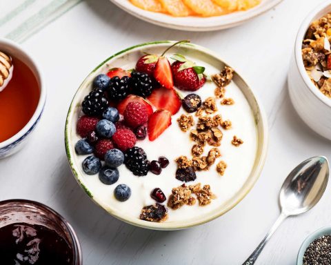 Врач-назвал-закуски,-которые-предотвратят-развитие-рака-толстой-кишки