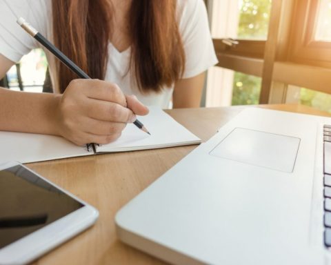 Учёные-обнаружили,-что-успешнее-всего-устные-экзамены-сдаются-днём