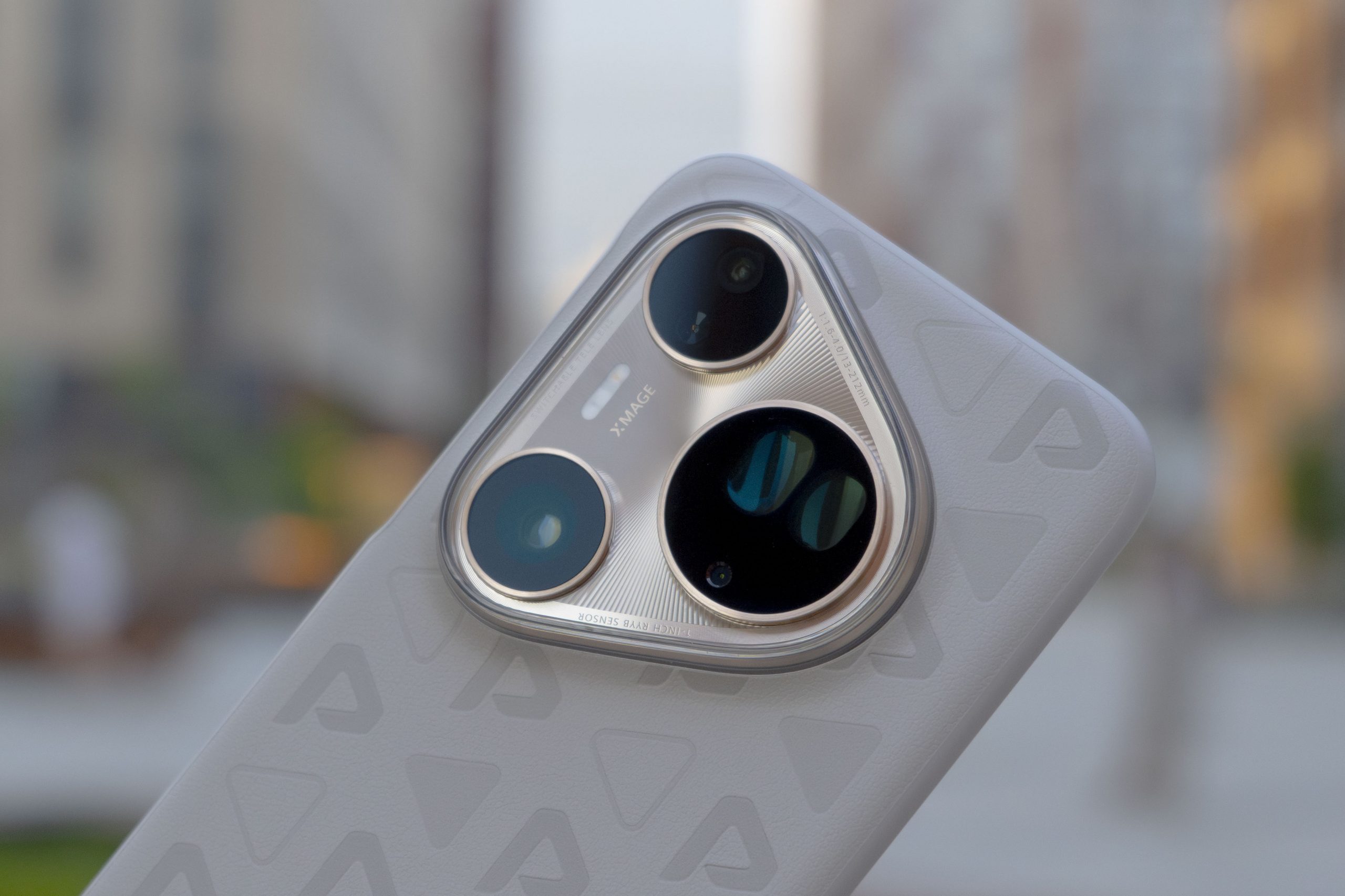 Впечатлит-вас-камерами,-даже-если-вас-давно-ничего-не-впечатляет:-huawei-pura-80-ultra