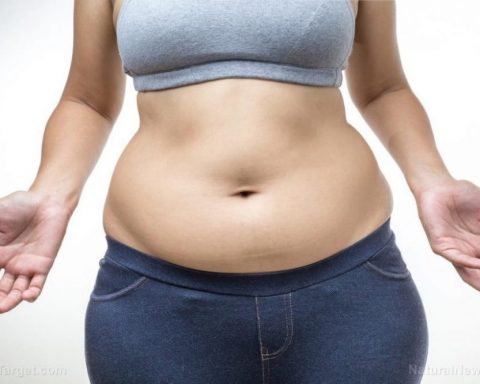 Врачи-дали-советы-по-борьбе-с-жиром-на-животе-после-50-лет