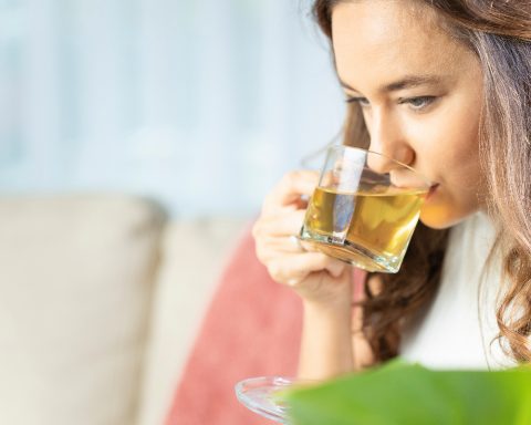 green-tea-and-other-drinks-that-naturally-reduce-the-level-of-stress-hormone