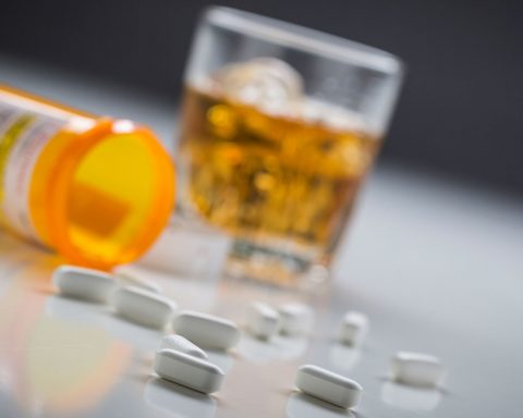 Обезболивающие-и-другие-лекарства,-которые-нельзя-смешивать-с-алкоголем
