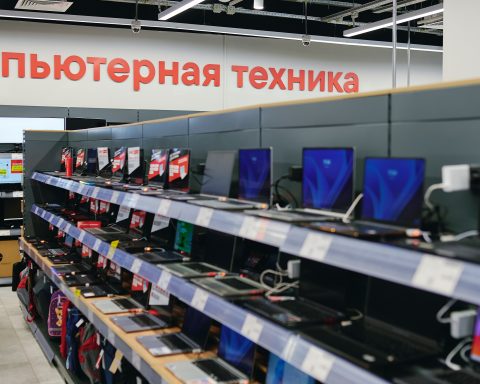 the-average-price-of-laptops-in-russia-decreased-to-58.5-thousand-rubles