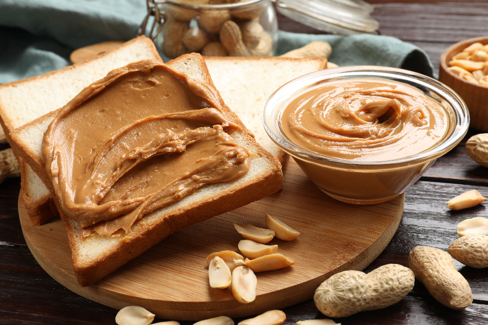 Поддержка-роста-мышц-и-другие-положительные-свойства-арахисового-масла-для-здоровья