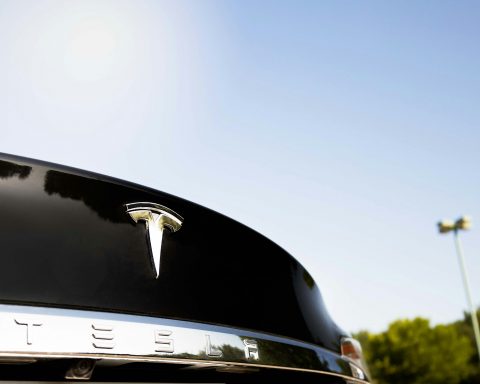 tesla-buyers’-loyalty-in-the-united-states-fell-sharply-after-the-statement-of-the-mask