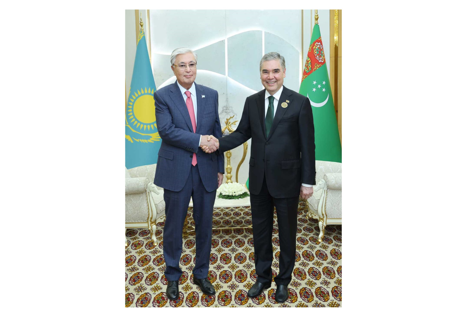 О-встрече-Председателя-Халк-Маслахаты-Туркменистана-с-Президентом-Республики-Казахстан
