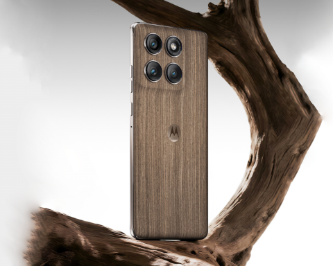 Для-Китая-сделали-уникальный-motorola-edge-60-pro-с отделкой-из дерева