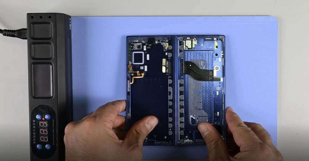 dismantling-the-folding-samsung-galaxy-z-fold7-showed-–-the-repair-will-be-difficult