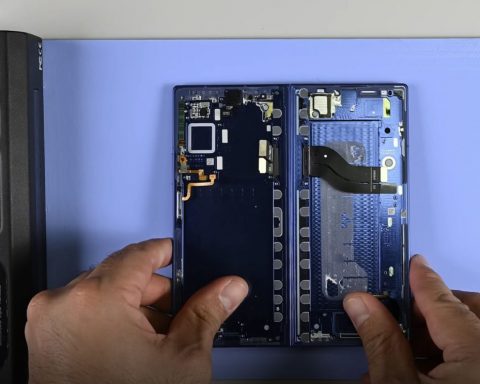 dismantling-the-folding-samsung-galaxy-z-fold7-showed-–-the-repair-will-be-difficult