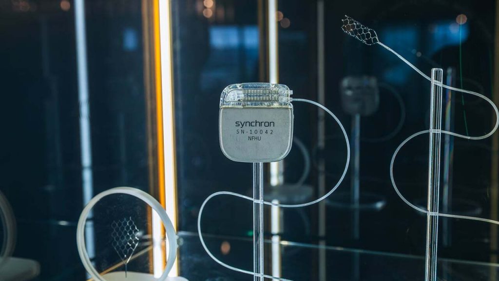 apple-и-synchron-подключили-человека-к-ipad-с-помощью-нейрочипа