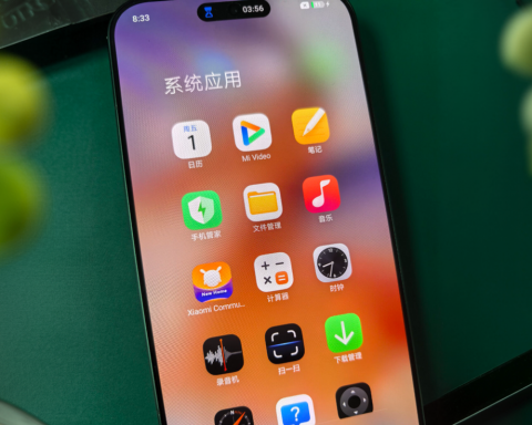 xiaomi-16-засветился-на-фото-—-внешне-как-iphone,-но-с-hyperos-3-внутри