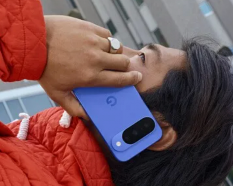 google-pixel-10-получит-«ту-самую-синюю-расцветку»,-как-у-самого-первого-pixel