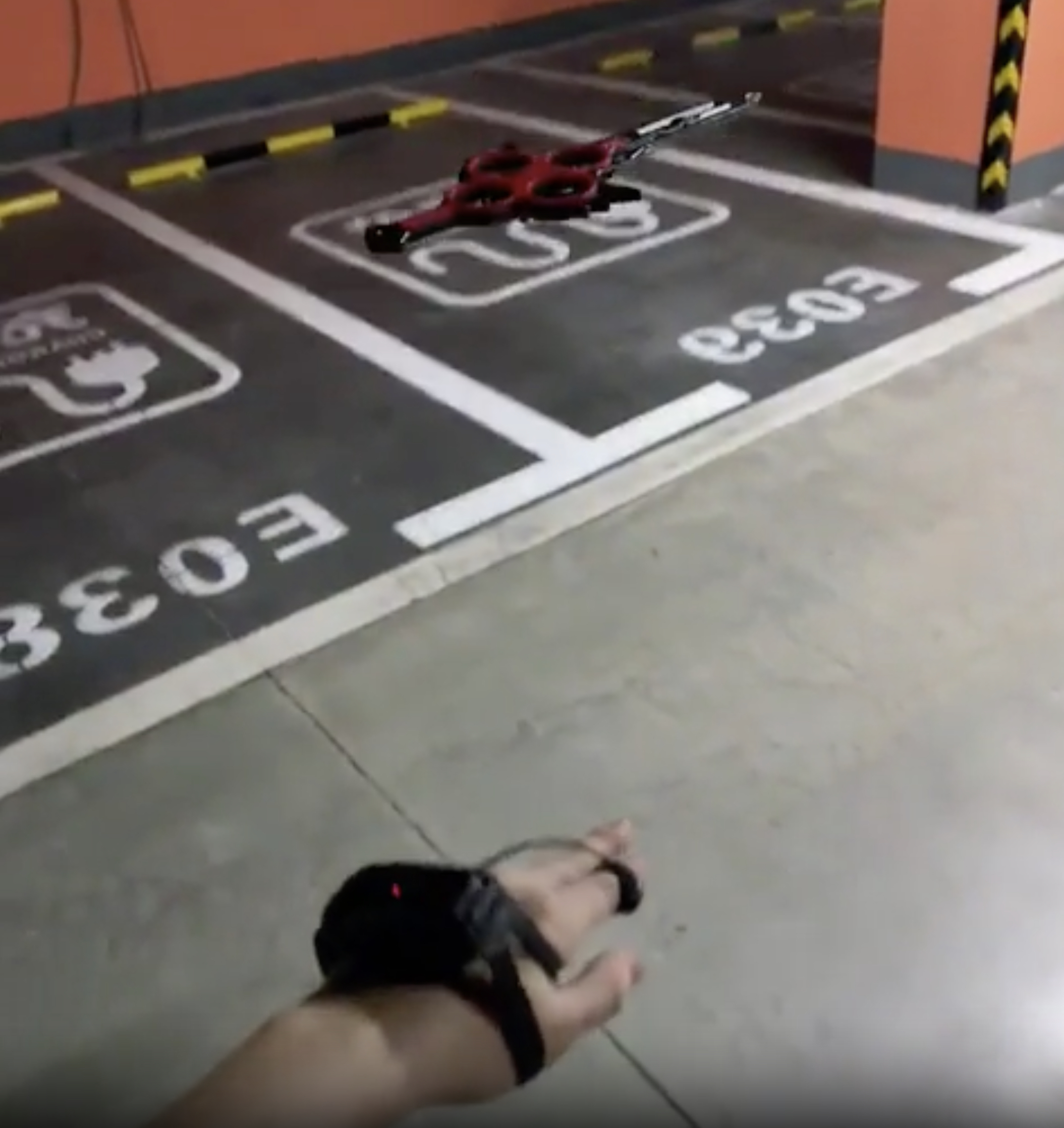 Энтузиаст-сделал-летающий-по-команде-меч