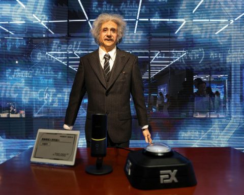 a-gumanoid-robot-store-opened-in-china