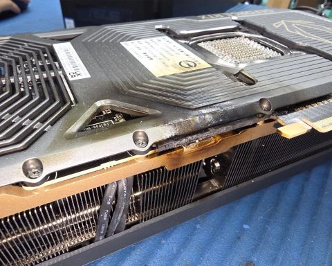 the-flagship-video-card-rtx-5090-caught-fire-during-the-game