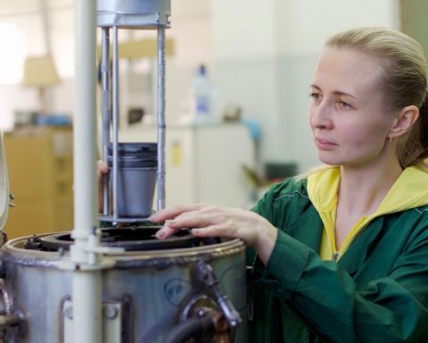 Российские-ученые-создали-сверхпрочную-керамику