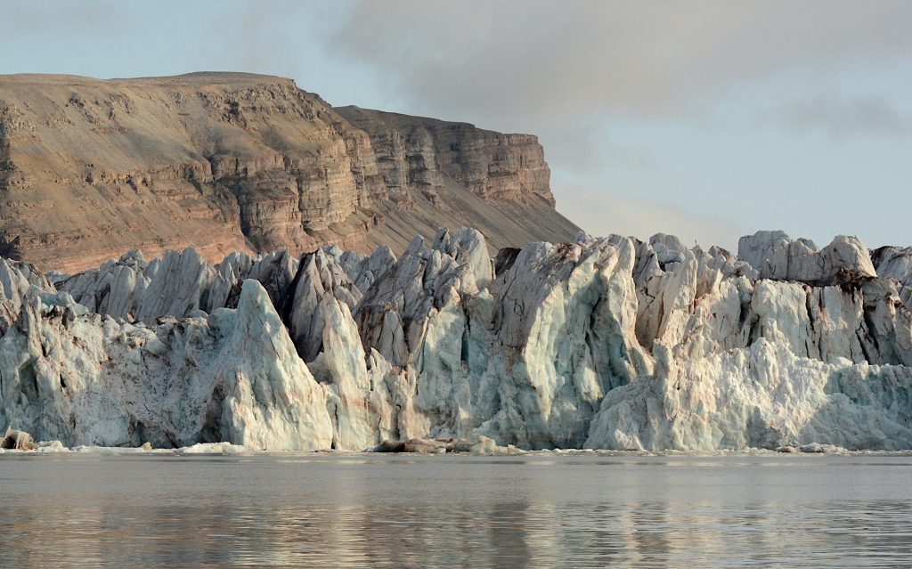 scientists-talked-about-the-loss-of-the-arctic-glaciers-of-russia-25-gigatons-of-ice-per-year