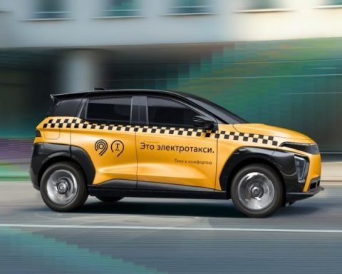 russian-manufacturer-“atom”-showed-a-version-of-its-electric-car-for-a-taxi