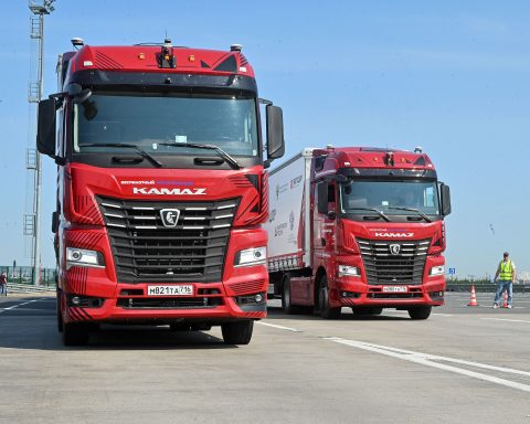 kamaz-showed-an-unmanned-vehicle-tractor-mayak-2