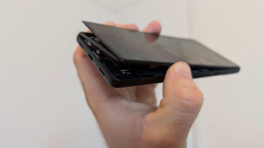 more-and-more-pixel-users-are-dissatisfied-with-the-situation-with-overheating-batteries