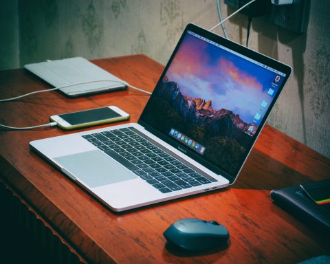 Источник-в-apple-подтвердил-разработку-macbook-pro-с-сотовой-связью-5g