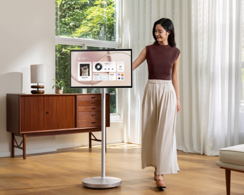 xiaomi-представила-умный-дисплей-с-hdmi-и-батареей-на-9700-мАч-за-$555