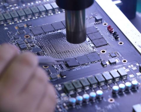 В-Китае-массово-продают-rtx-5090-и-h100,-несмотря-на-строгие-запреты-США