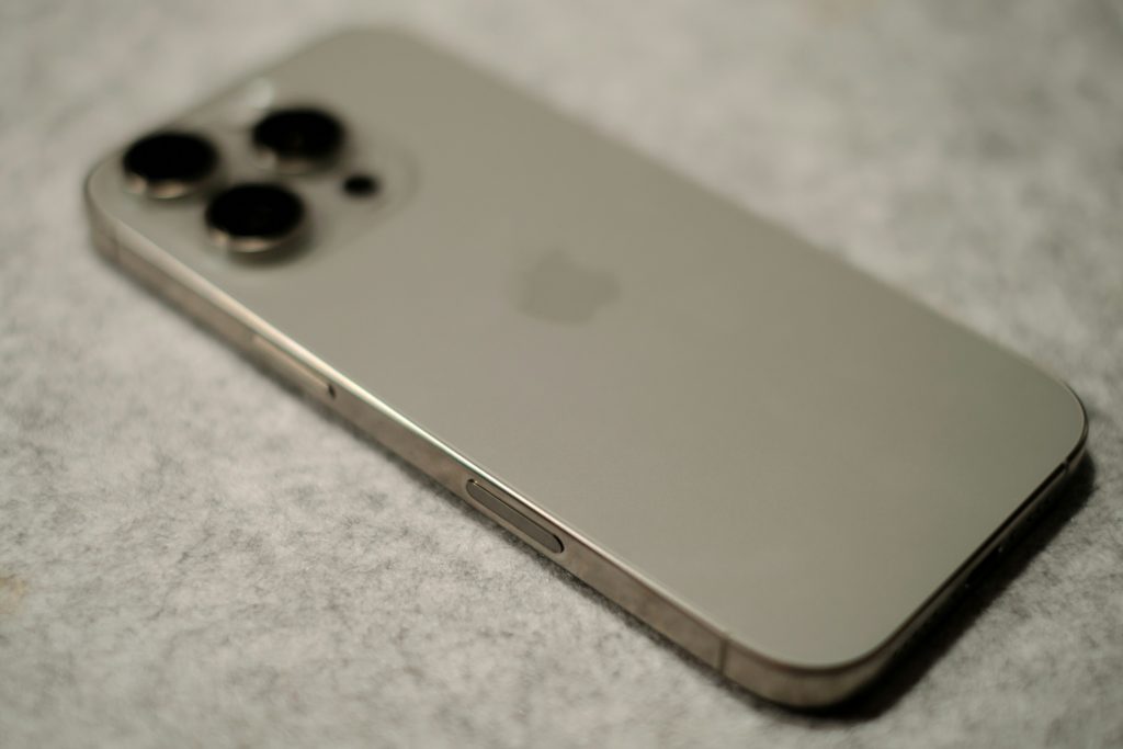apple-will-refuse-the-camera-control-button-in-the-iphone-18
