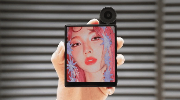 Мини-смартфон-с-ИИ-и-бесплатным-интернетом-mindone-pro-собрал-нужную-сумму