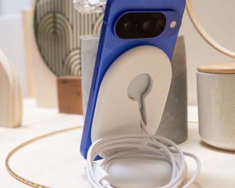 google-removed-10-wireless-reverse-charging-from-pixel-for-magnetic-charging