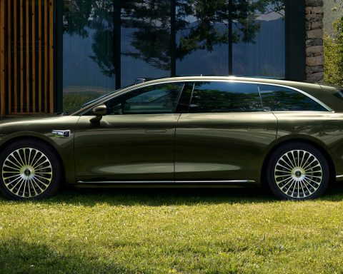 Новый-электрокар-huawei-и baic-stelato-s9t-собрал-20 000-заказов-за сутки