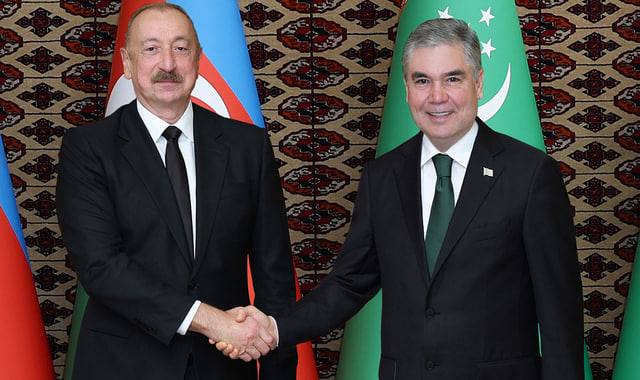 Национальный-Лидер-туркменского-народа-встретился-с-Президентом-Азербайджана