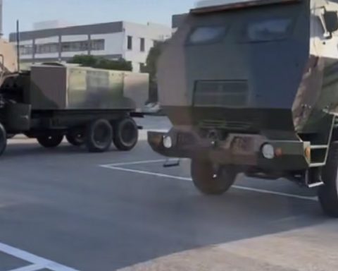 Китайская-армия-проведёт-учения-по-уничтожению-копий-америкаснких-himars