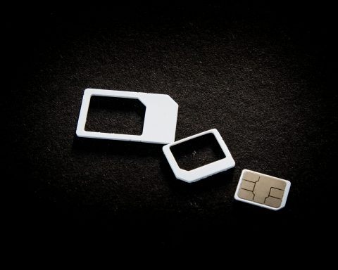 in-russia,-sim-cards-sales-points-will-be-equipped-with-video-camera