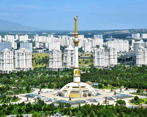 Туркменистан-готовится-к-историческому-заседанию-Халк-Маслахаты