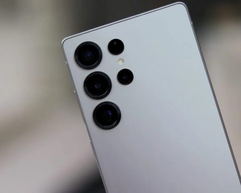 insiders:-samsung-will-change-the-design-of-the-galaxy-s26-ultra-to-improve-cameras