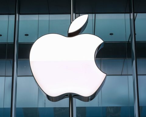 apple-will-study-the-purchase-of-mistral-and-perplexity-startups-to-accelerate-ai