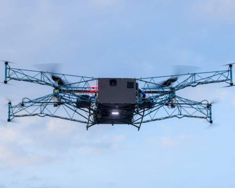 В России-начали-испытания-первого-«летающего-трактора»-для-обработки-полей