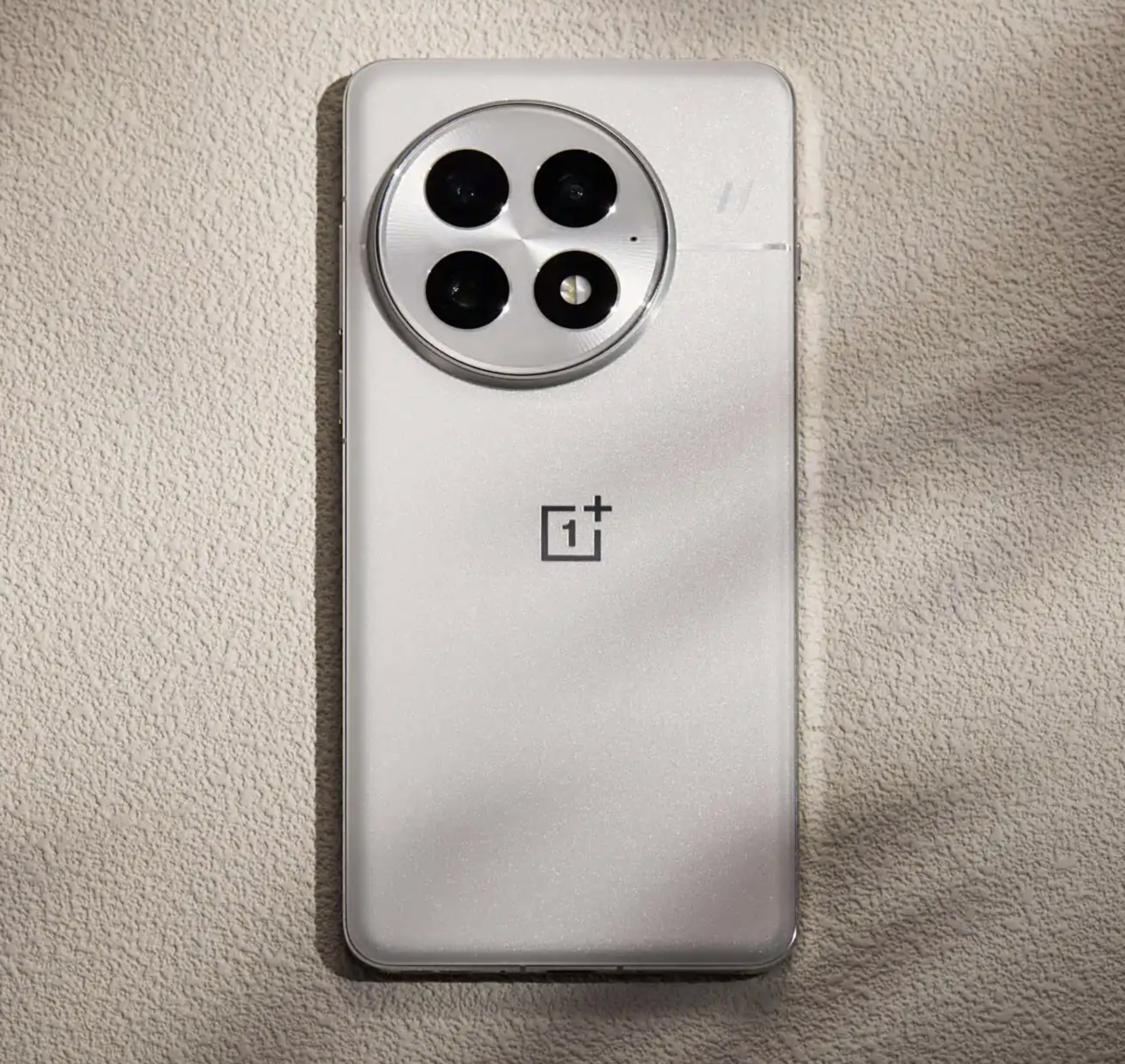 У-флагмана-oneplus-15-не-будет-накопителя-на-24-ТБ,-—-инсайдер