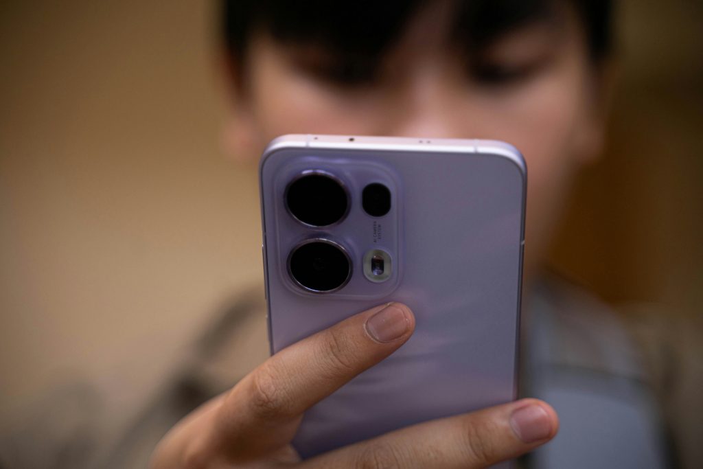 Операторы-связи-запустили-безлимитный-доступ-к мессенджеру-Мax