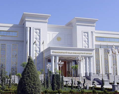 Герой-Аркадаг-выступил-на-церемонии-открытия-нового-ВУЗа-в-Ашхабаде