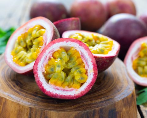 the-fruits-in-which-fiber-are-more-than-in-an-apple-are-listed