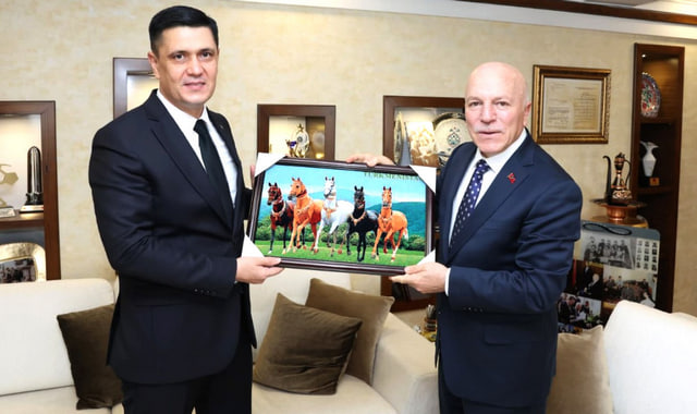 Посол-Туркменистана-встретился-с-губернатором-Эрзурума